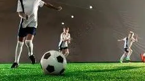 奥格斯堡强势连冠，德甲激战正酣：柏林联合迎挑战，10胜7负对决能否打破四连胜魔咒？